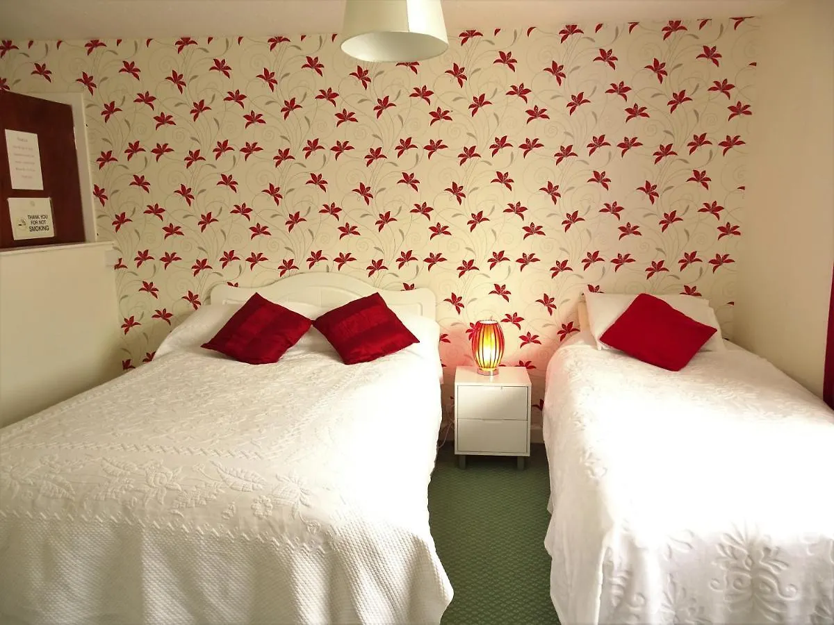 Riverside House Bed & Breakfast *
