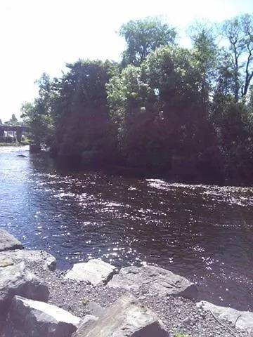Riverside House Bed & Breakfast
