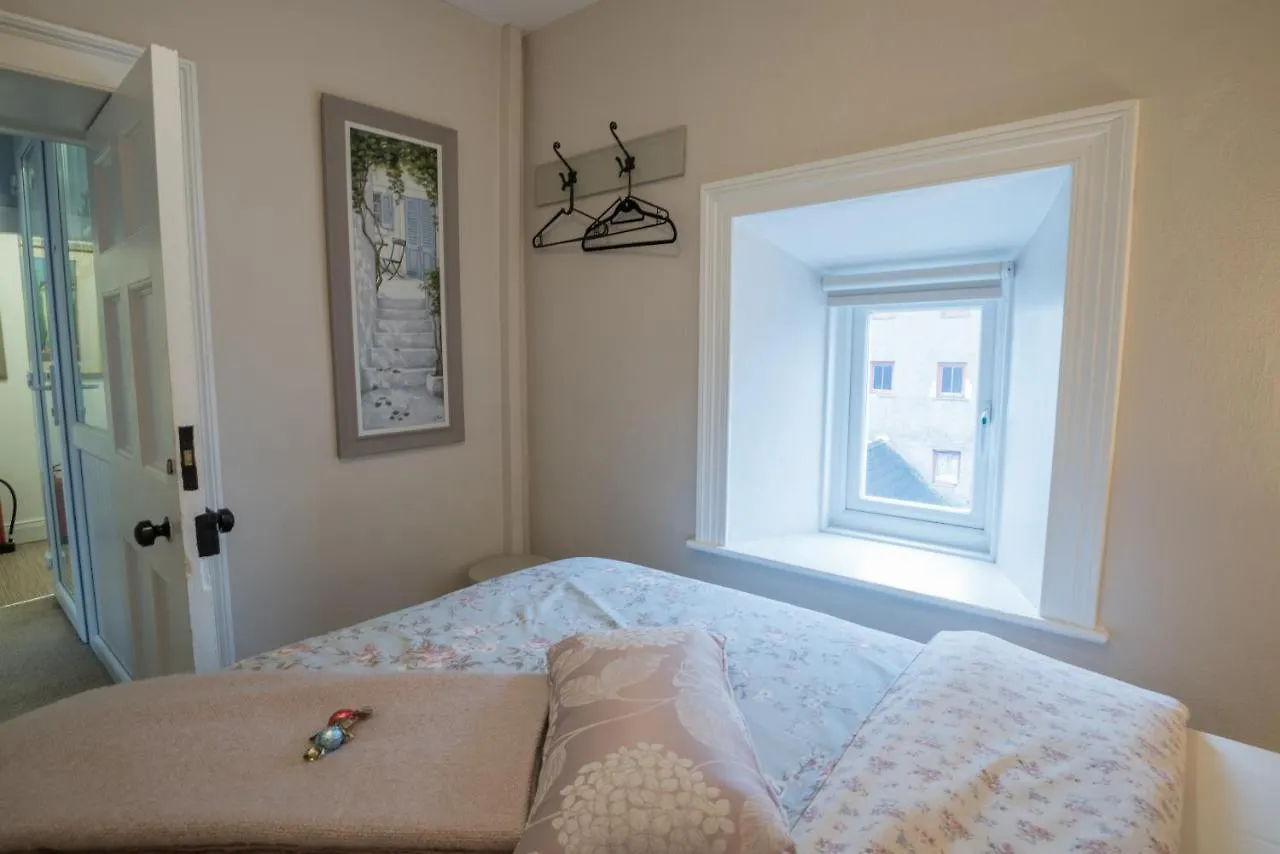 Charming 2-bed In Centre * Donegal Town