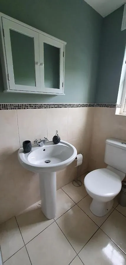 Tully View House *