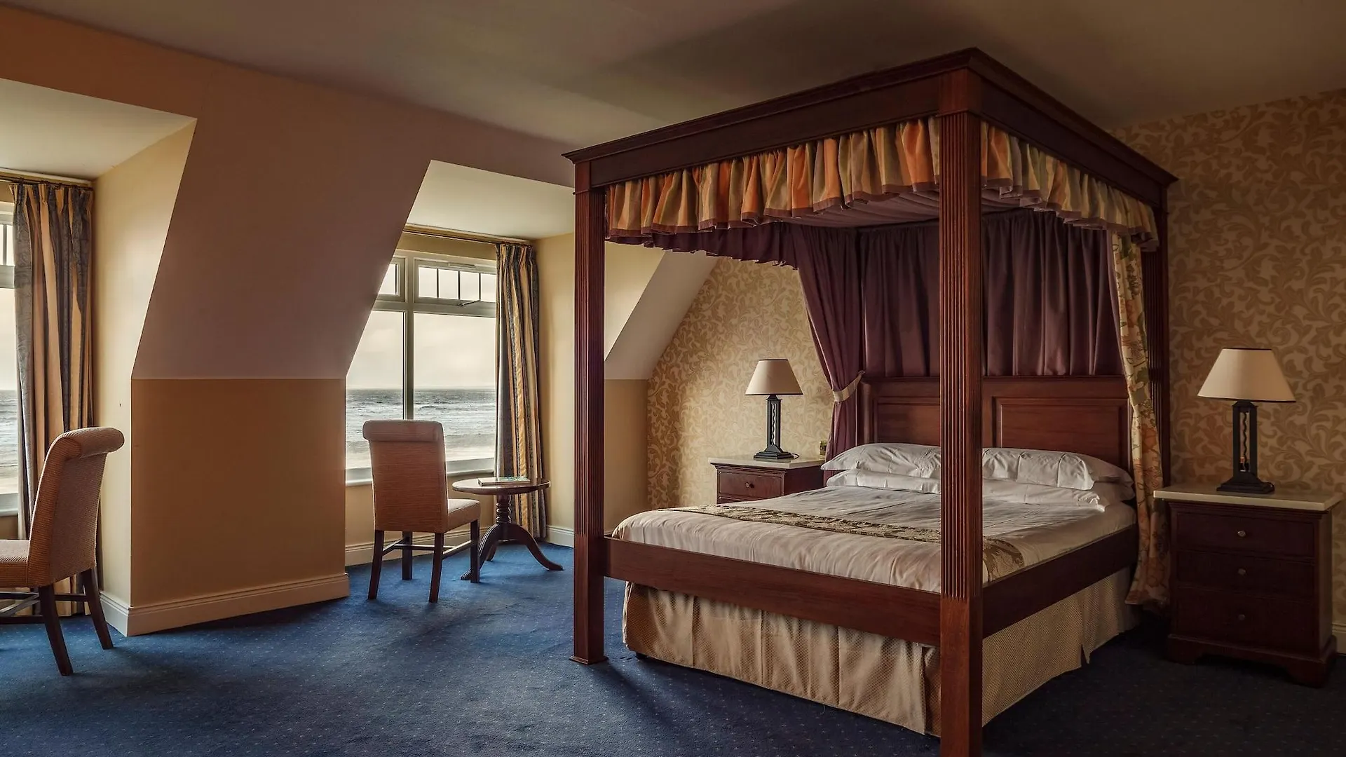 Hotel The Sandhouse And Marine 4*