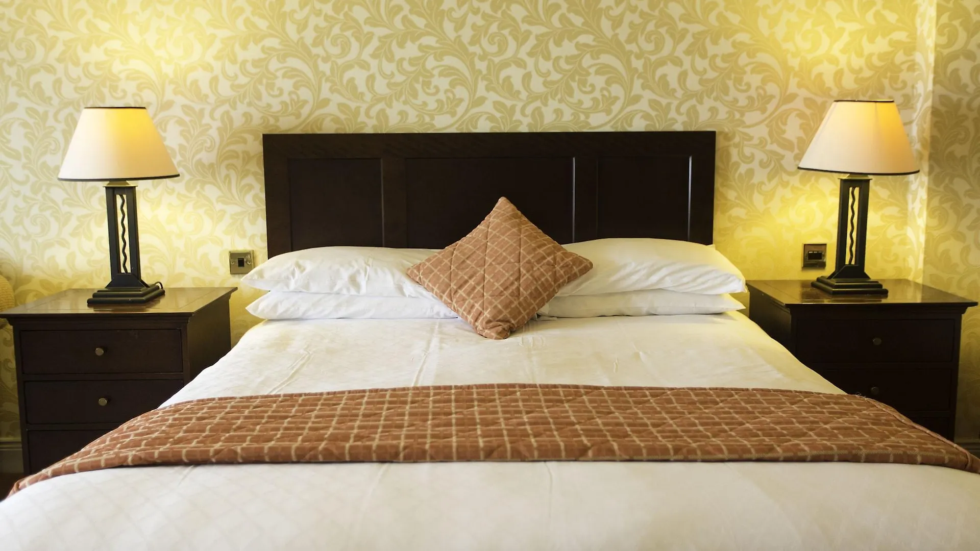 The Sandhouse And Marine Hotel Donegal Town