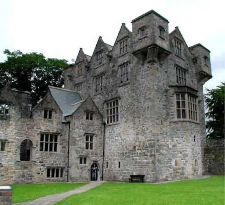 Whitehorse House * Donegal Town