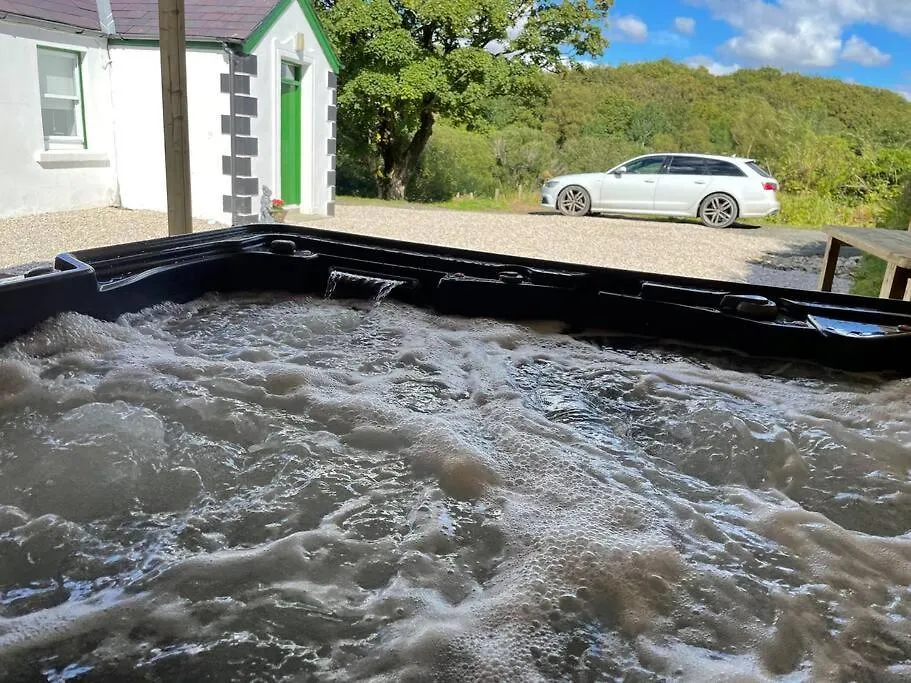 John The Mills Spahot Tub Private