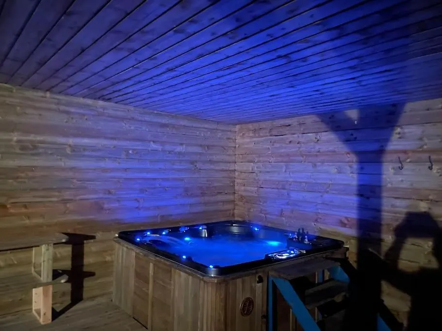 John The Mills Spahot Tub Private Donegal Town
