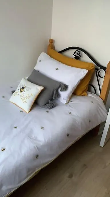 Bumblebee Holiday home *