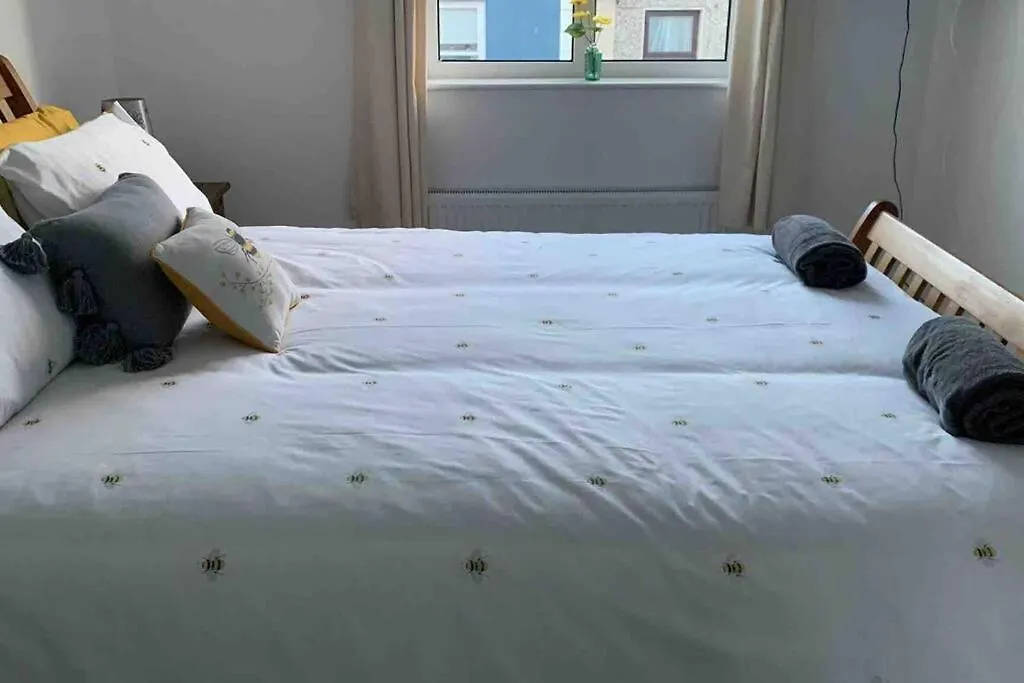 Bumblebee Holiday home *