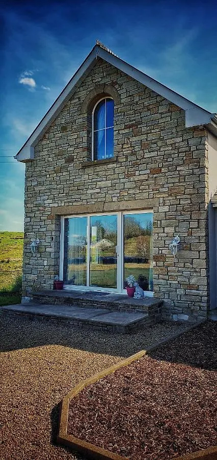 Tully View House