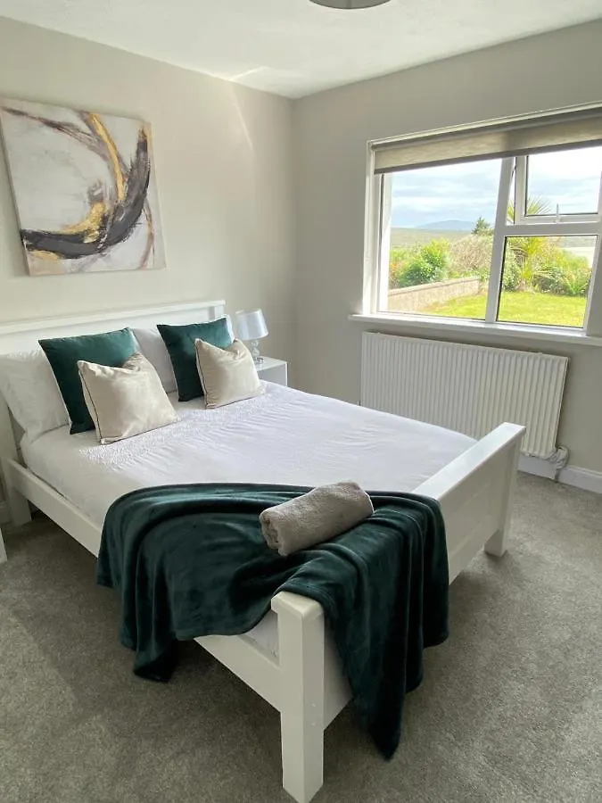 Dungloe Beach Bungalow *