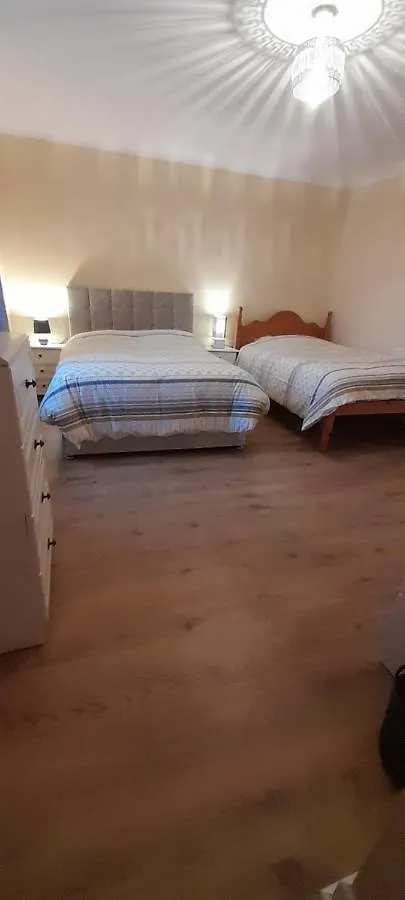 Holiday home Biddys
