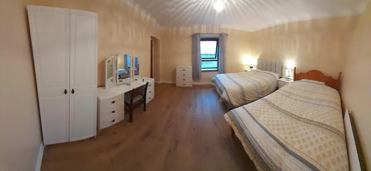 Holiday home Biddys *