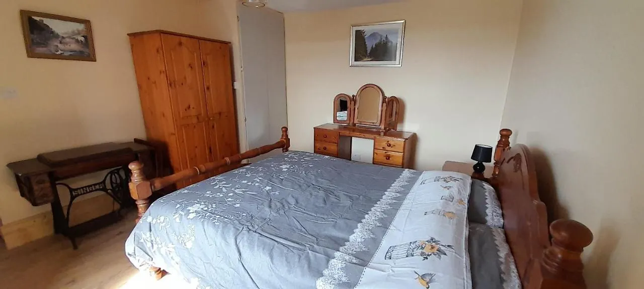 Holiday home Biddys *