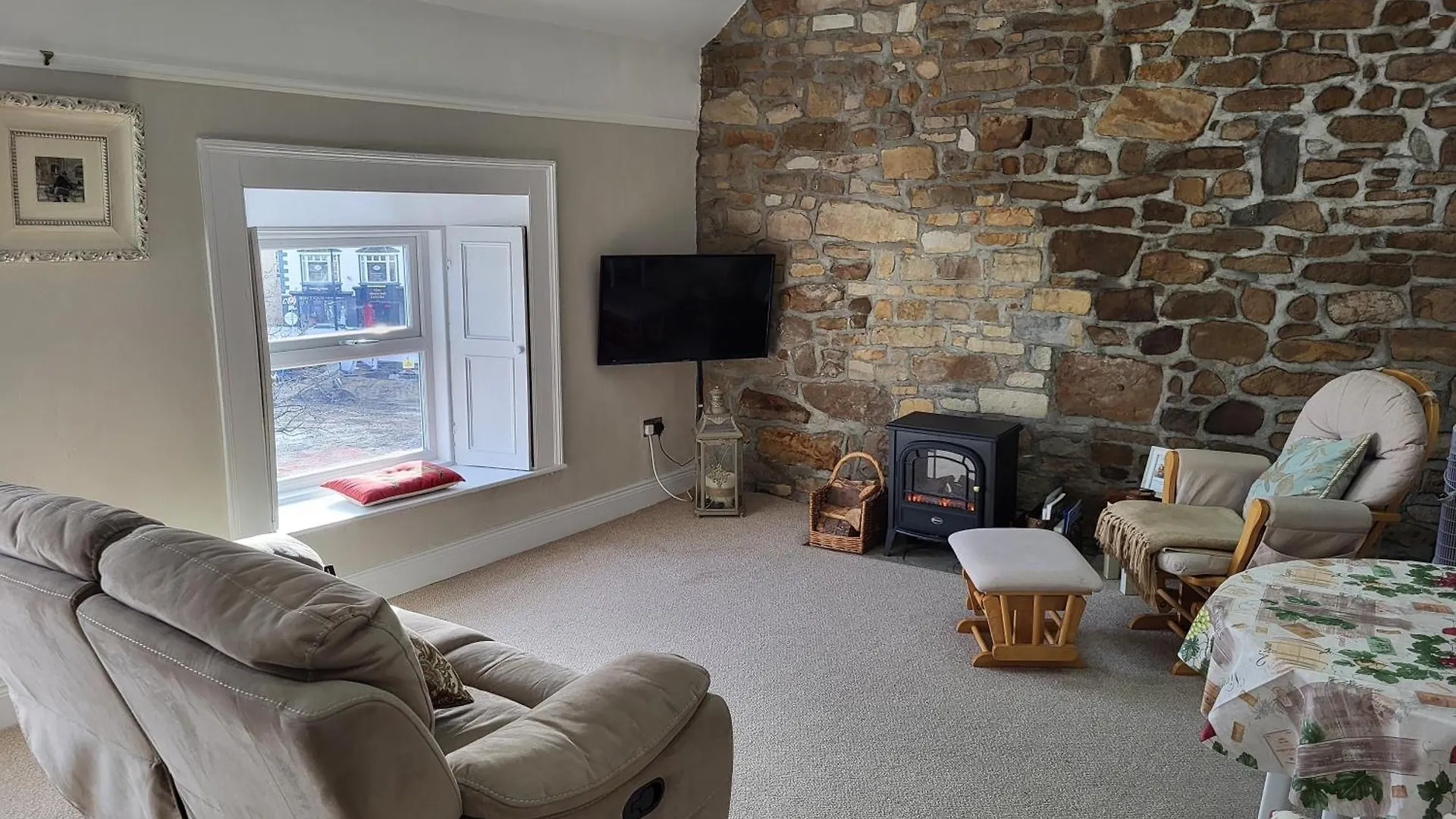 Holiday home Charming 2-bed In Centre Donegal Town