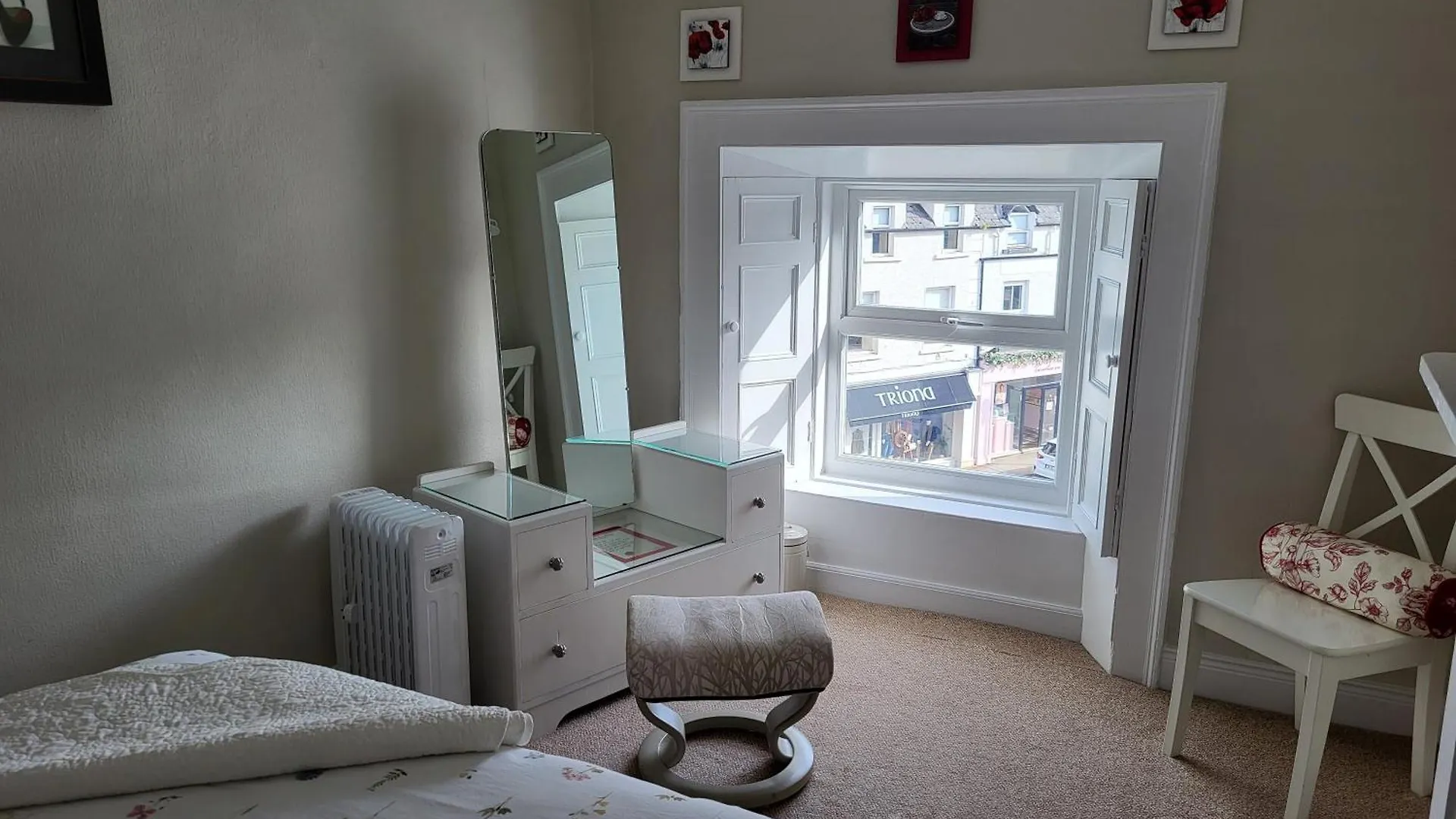 Charming 2-bed In Centre * Donegal Town