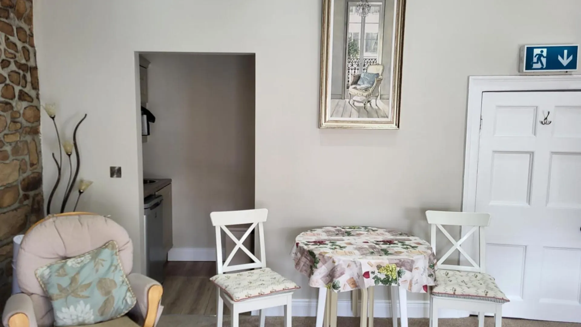 Charming 2-bed In Centre Holiday home Donegal Town
