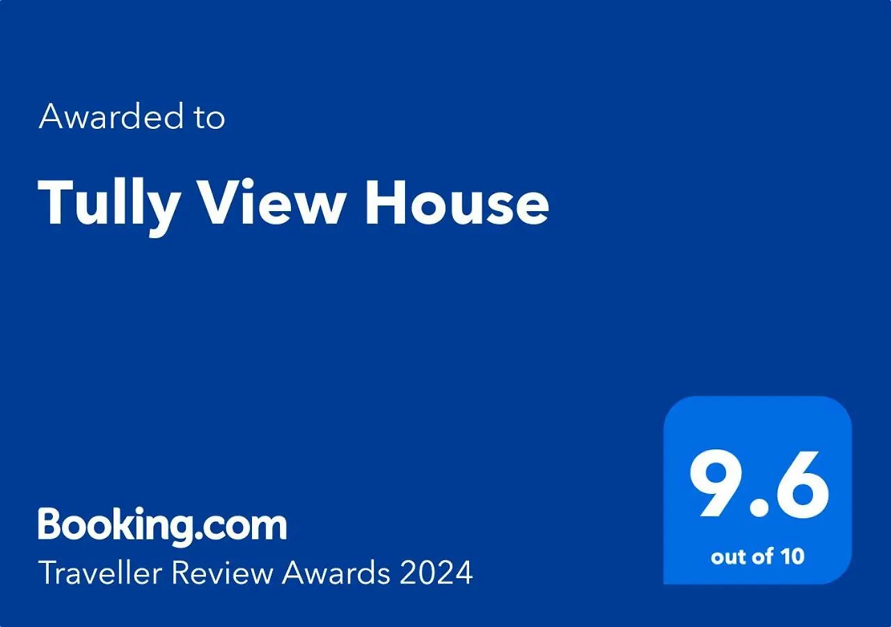 Holiday home Tully View House