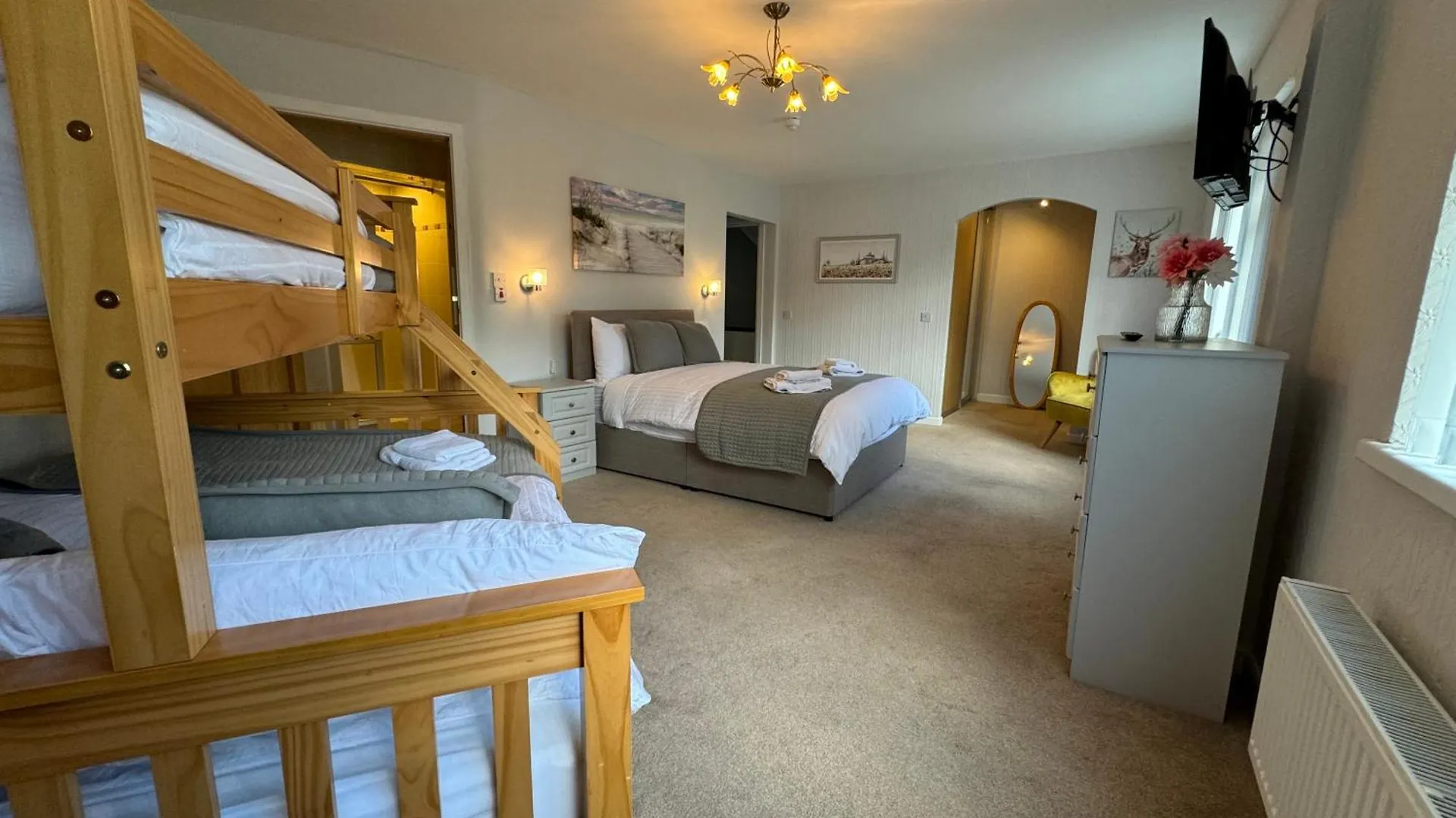Riverside House Guest house *