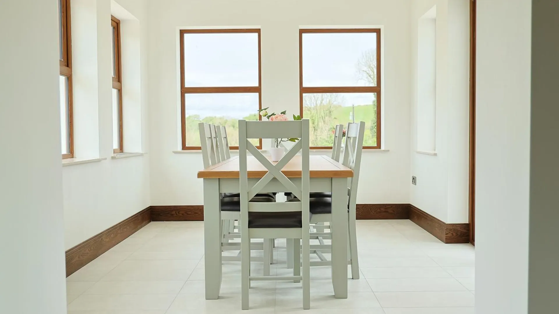 Meadow View House - Spacious Family Retreat In The Heart Of Donegal Holiday home