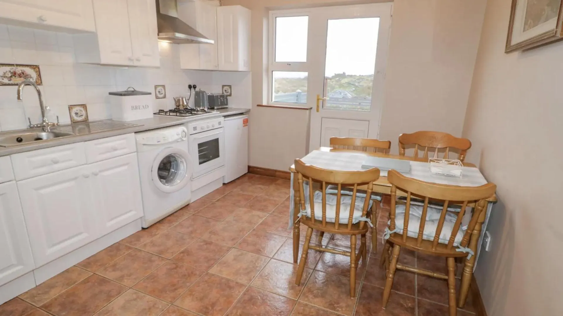 Breezy Point Apartment *