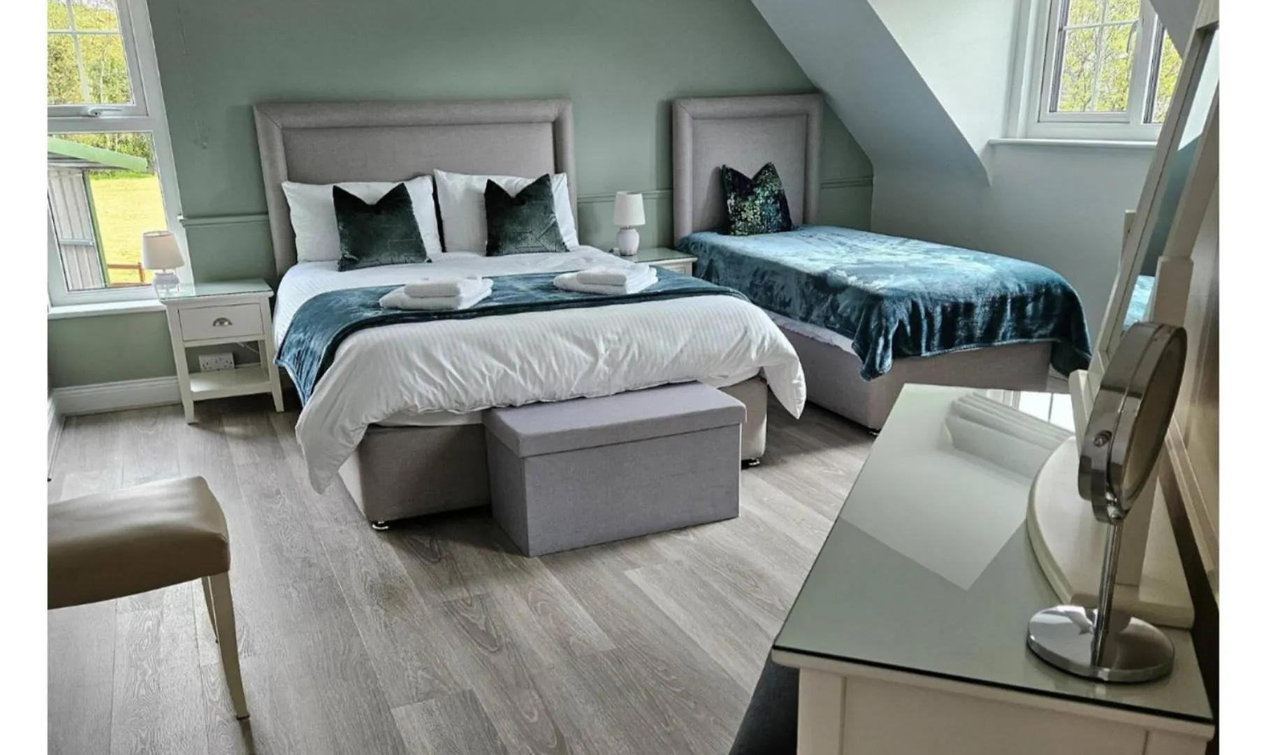 Donegal Town, Revlin Shore And Bank Walk Homestay