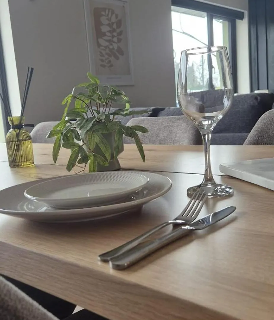 Sleek Modern Design - 2 Bed In Donegal Town