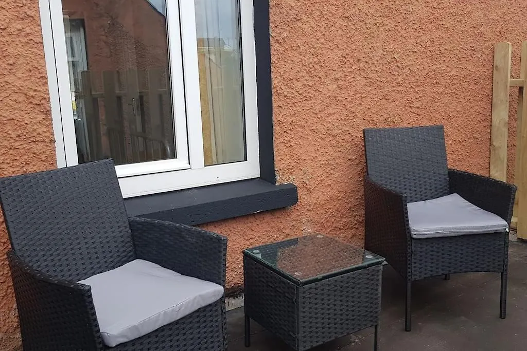 Ardara Town Centre 2 Bed Apartment *