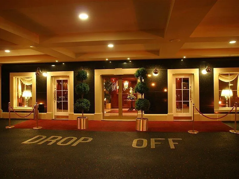 Hotel Harvey's Point 4*