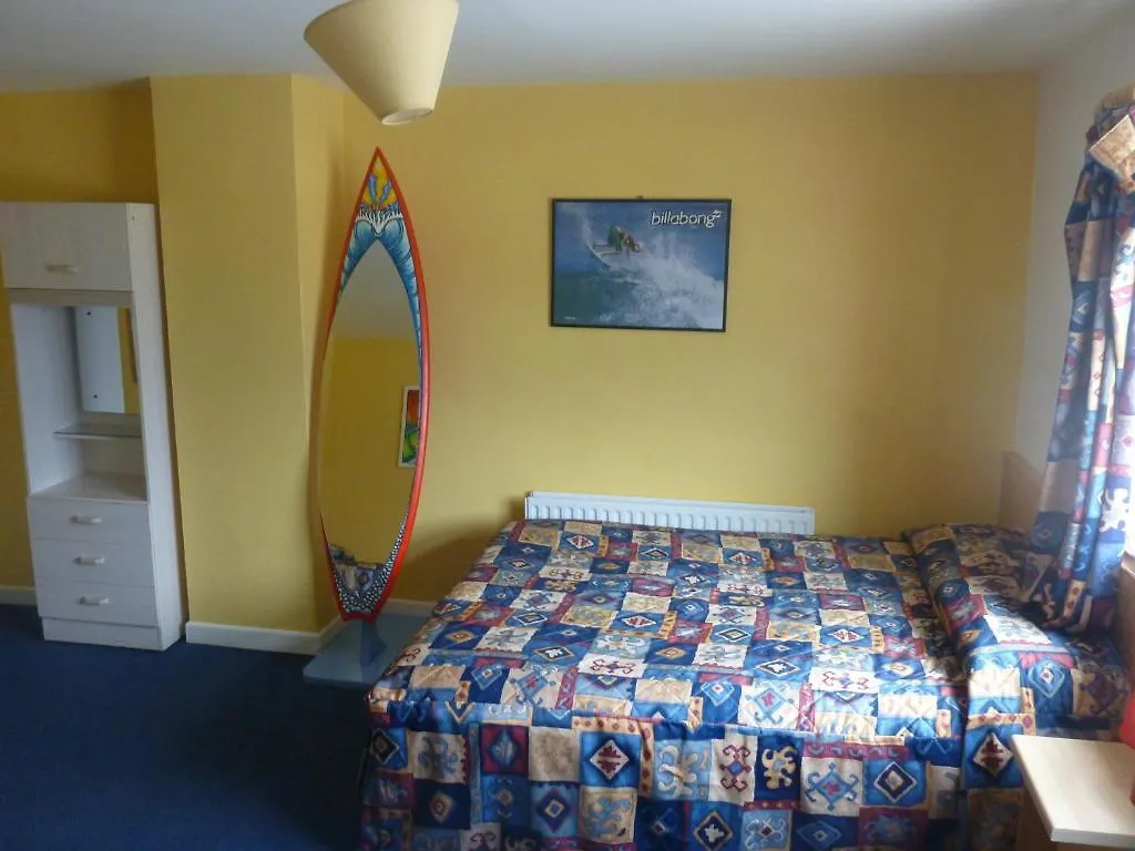 Surf Hostel *