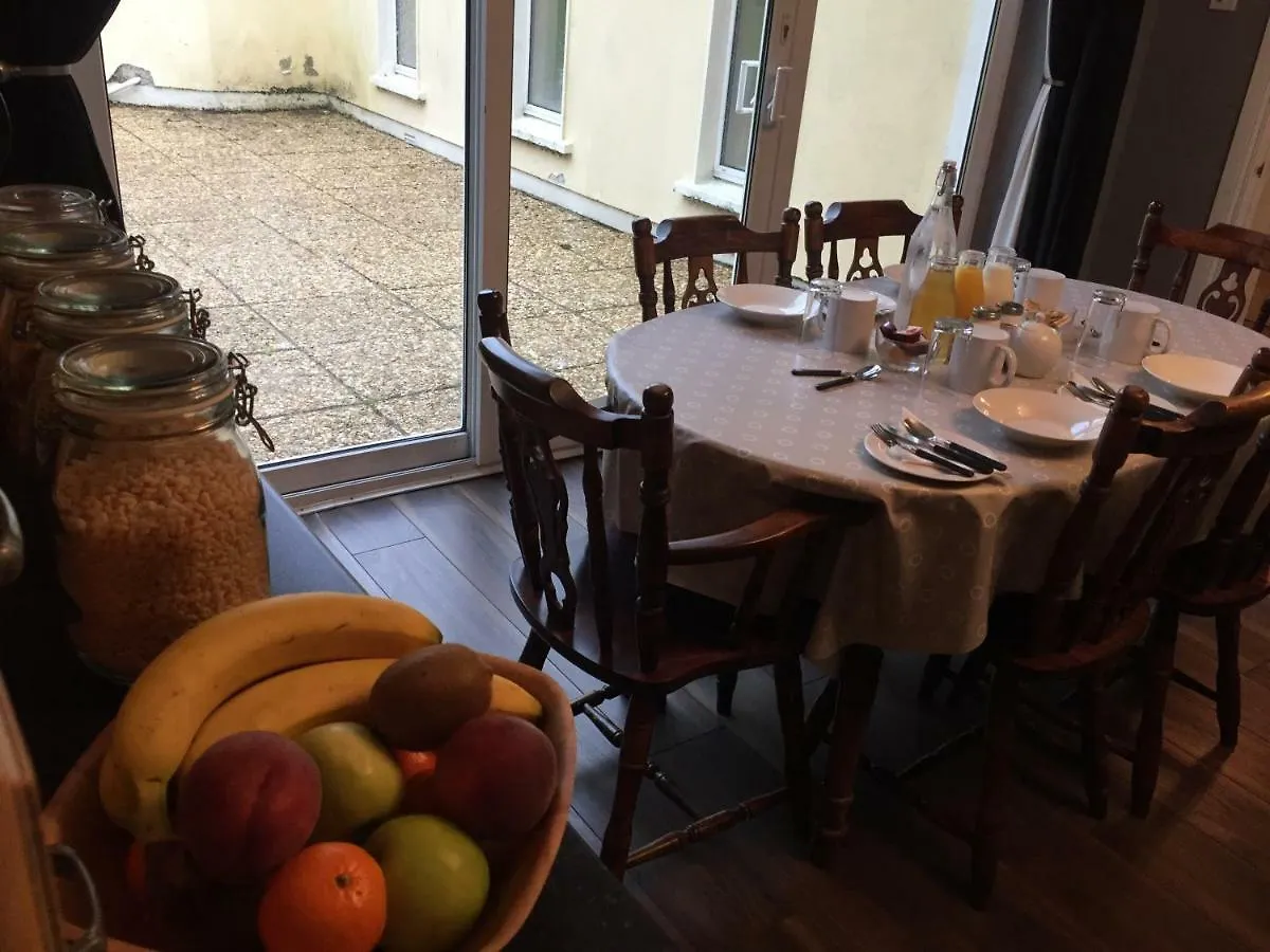 Donamar House Bed & Breakfast *
