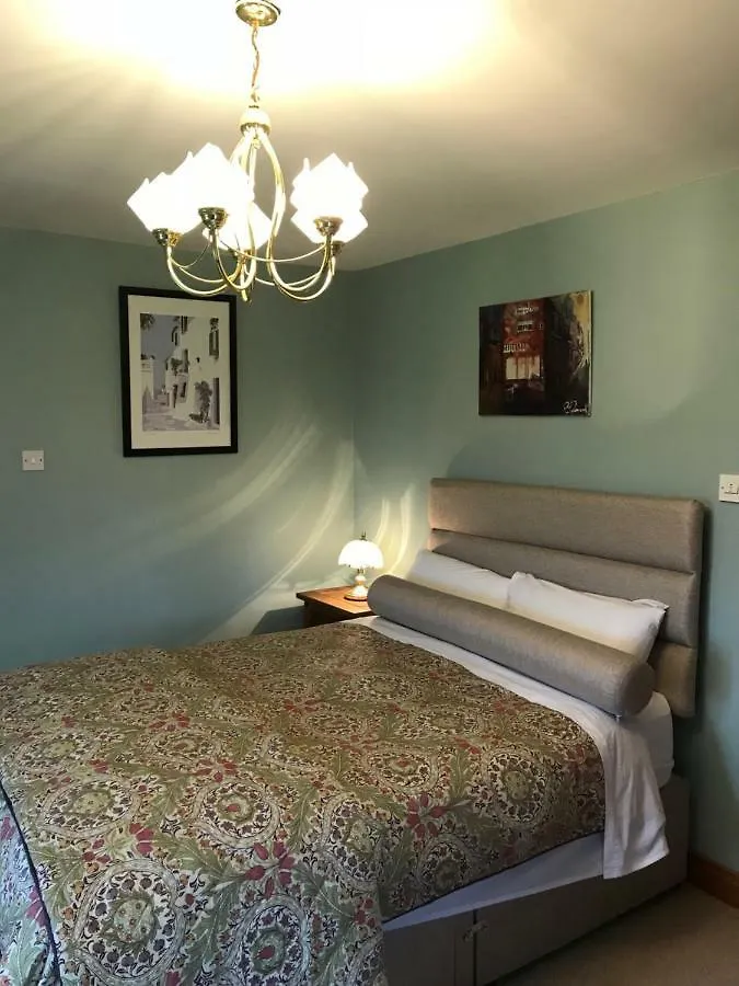 Mayrone House Bed & Breakfast *