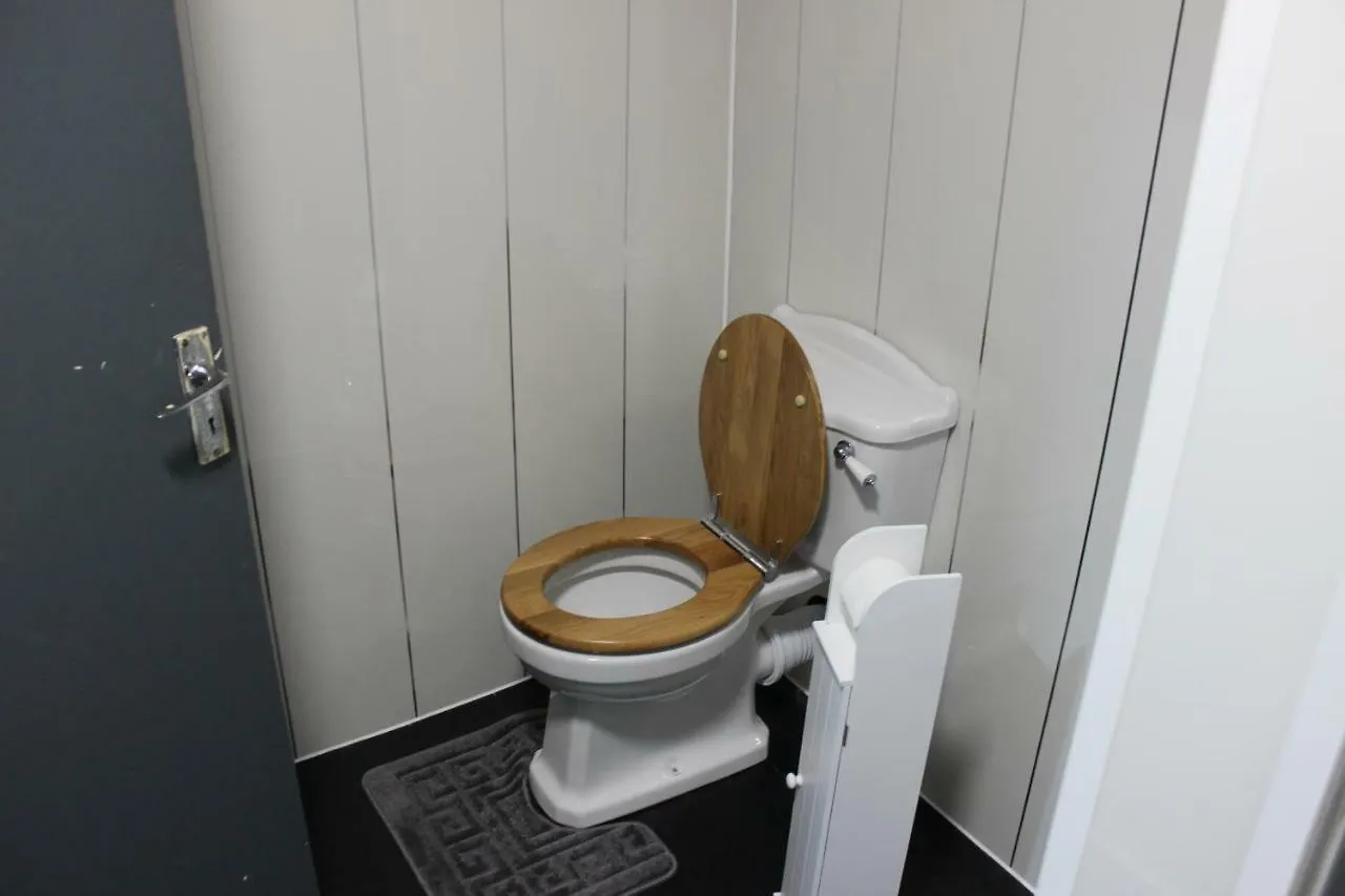 Donegal Lodgings - Apt 3 - Br En-suite Donegal Town