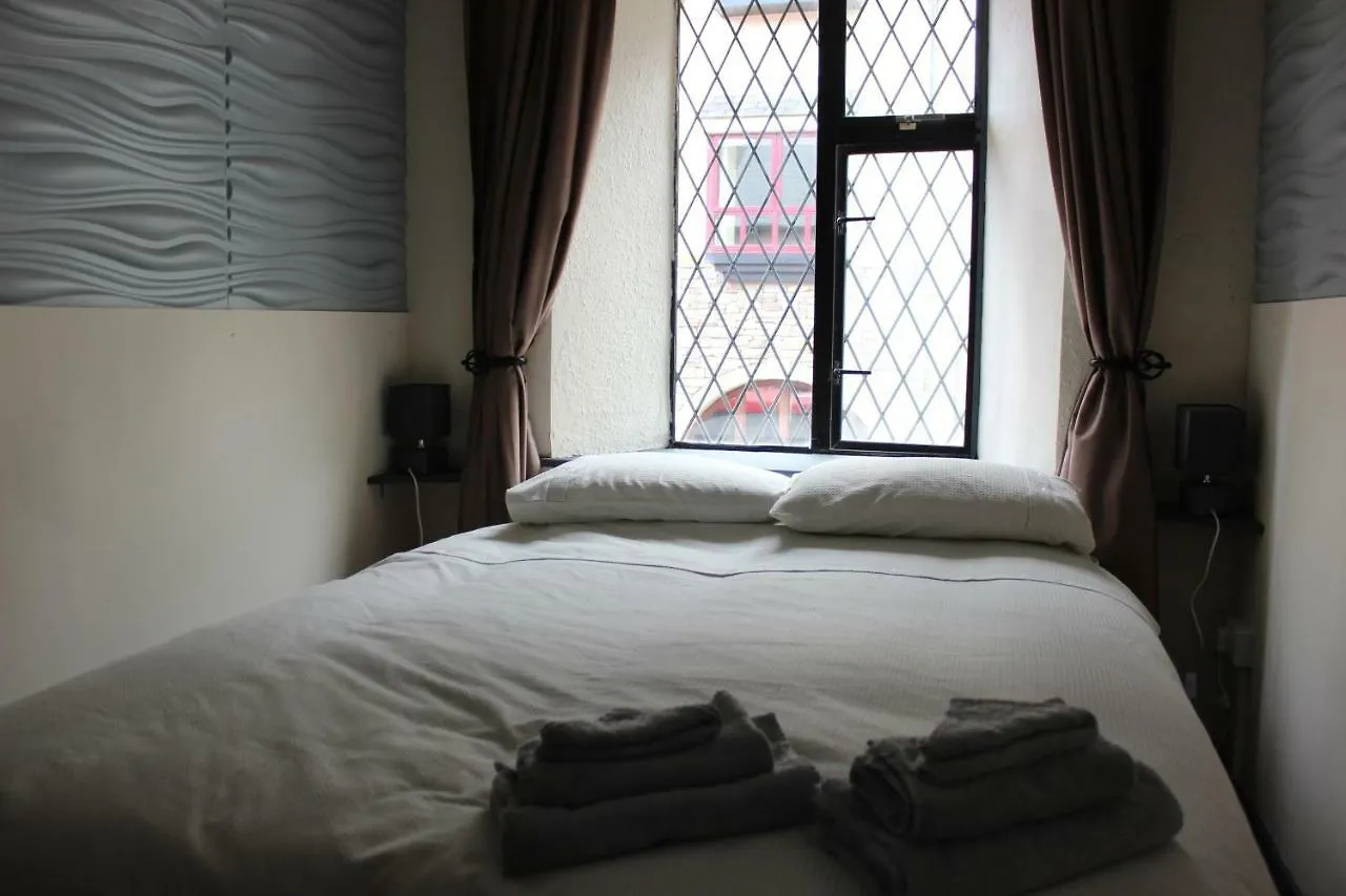 Donegal Lodgings - Apt 3 - Br En-suite * Donegal Town