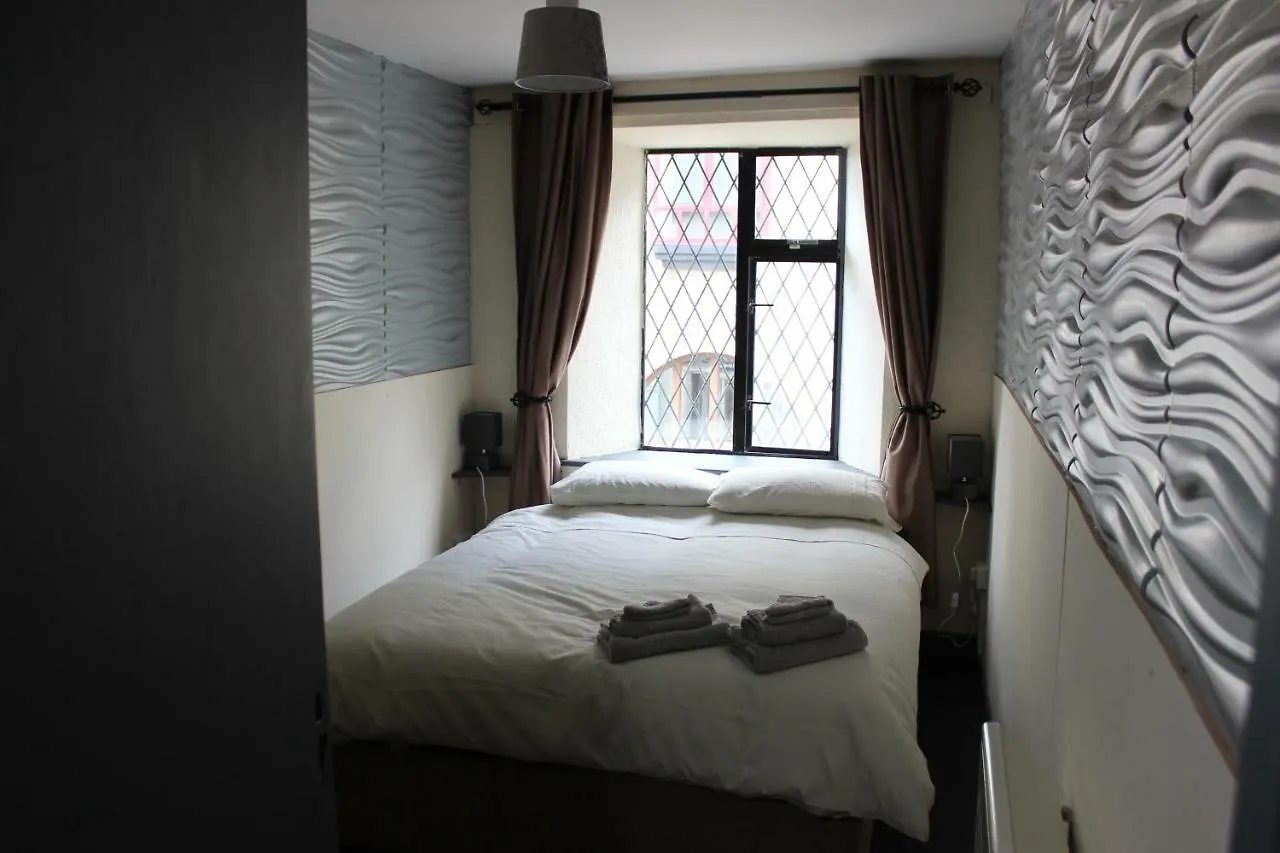 Apartment Donegal Lodgings - Apt 3 - Br En-suite Donegal Town