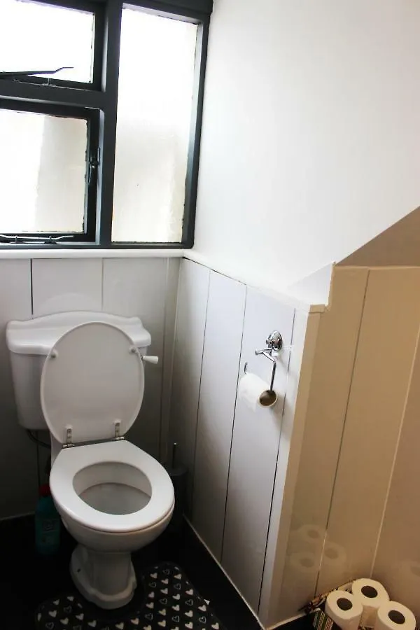Donegal Lodgings - Apt 4 - 1 Bedroom Apt * Donegal Town
