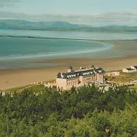 The Sandhouse And Marine Hotel