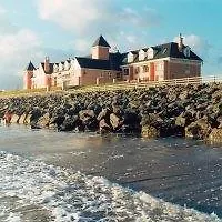 The Sandhouse And Marine Hotel 4*